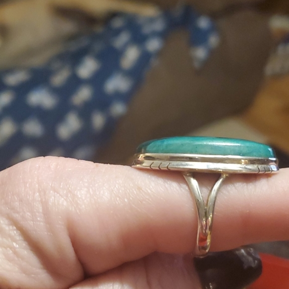 Beautiful ring - Picture 4 of 4